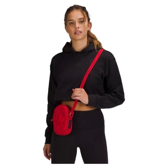 Nwt Lululemon Team 🇨🇦 22 Future Legacy Crossbody Bag RED & BLACK - Picture 5 of 9